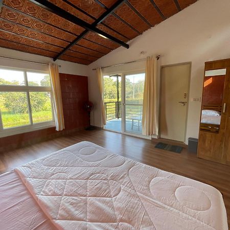 Lake Ripples - Farmstay & Camping Ponnampet Buitenkant foto
