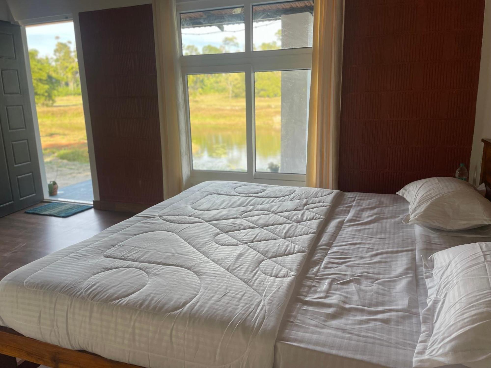 Lake Ripples - Farmstay & Camping Ponnampet Buitenkant foto
